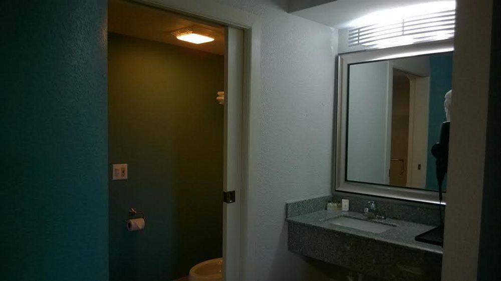 Inn At Клемсън Екстериор снимка